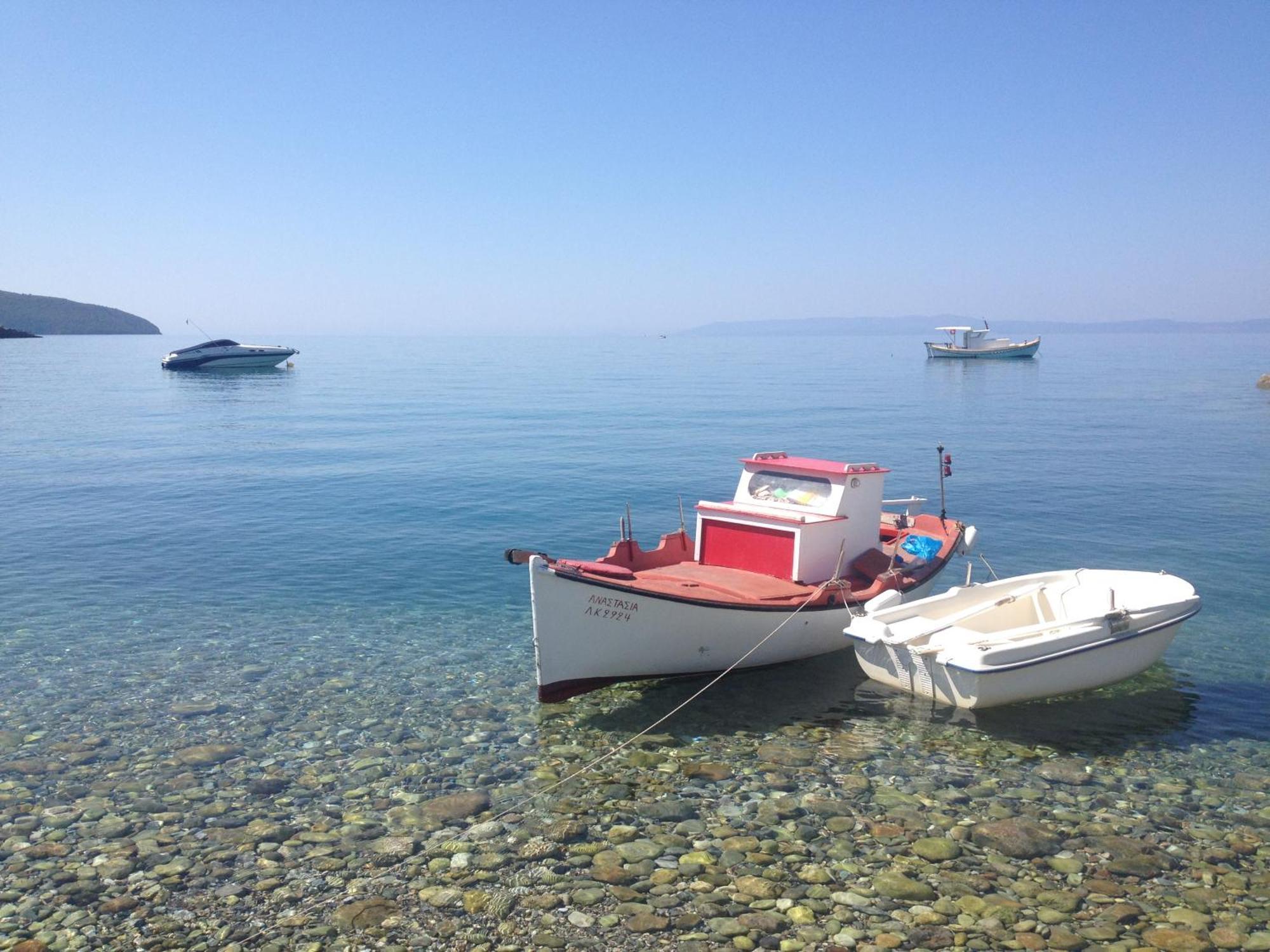Agali 2 Superior Mezonet Front Of The Sea Apartment Akrogiali Exterior photo